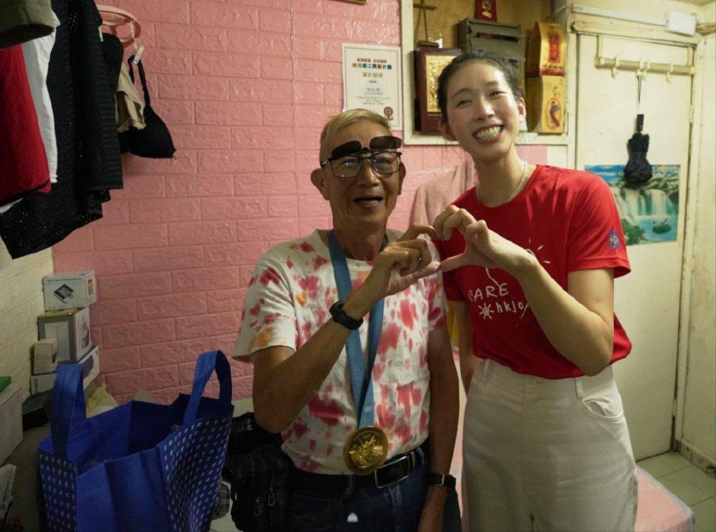 香港“微笑剑后”确认参选, 为何这些大佬为她站台?