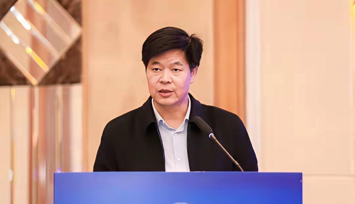 郑功成：养老金不是为高收入者“锦上添花”是为低收入者“雪中送炭”！