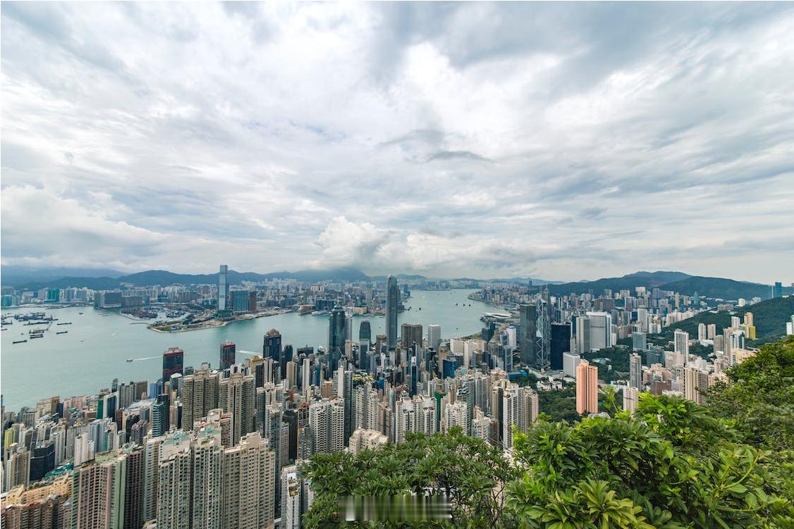 【香港5月内地买家购房涉资203.9亿港元创新高】美联物业数据：5月内地买家在香