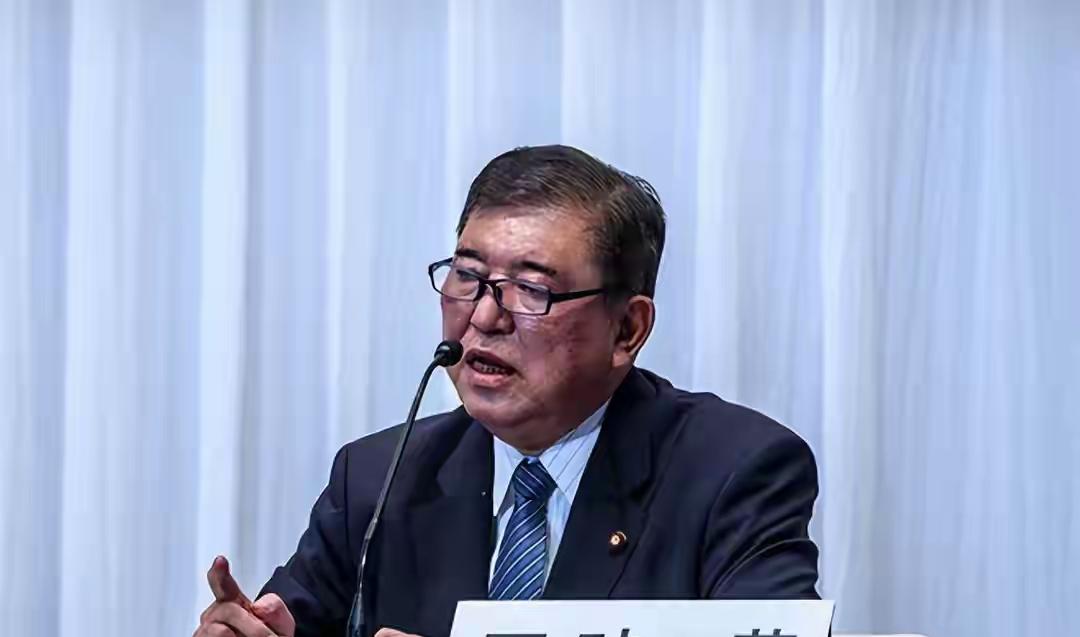 石破茂似乎跟高市杠上了，尽管被日本极右分子网暴了，但他还是再次批评了高市。并且发