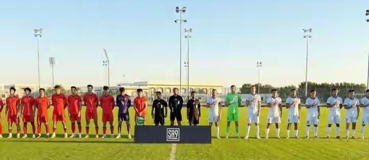 王钰栋打进唯一进球，中国U23国足以少打多1比0绝杀吉尔吉斯斯坦U23队，拿下阿