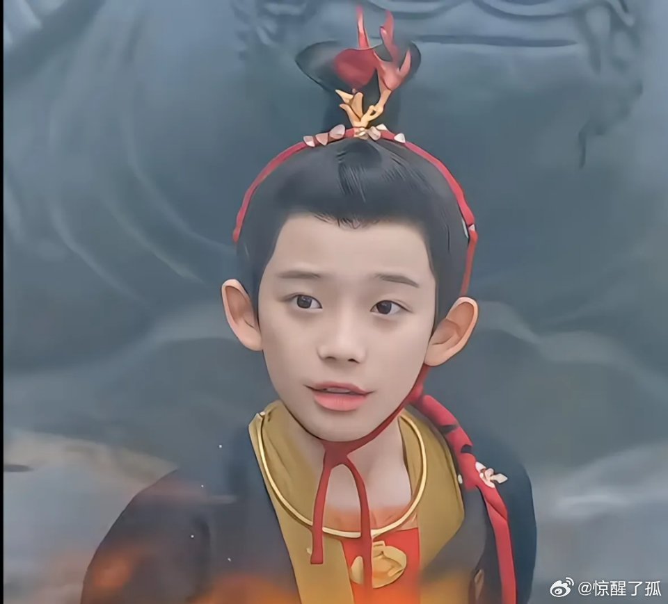 临江仙：在时光的褶皱里，隐童子那句不加修饰的“凝烟”，如同一把精巧的钥匙，悄然开
