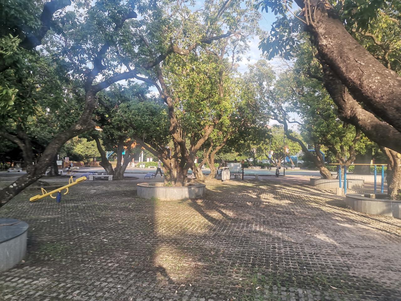 广东开始向全国招名校长，年薪高达50万左右。江西这边一些比较有名气的校长辞职到那