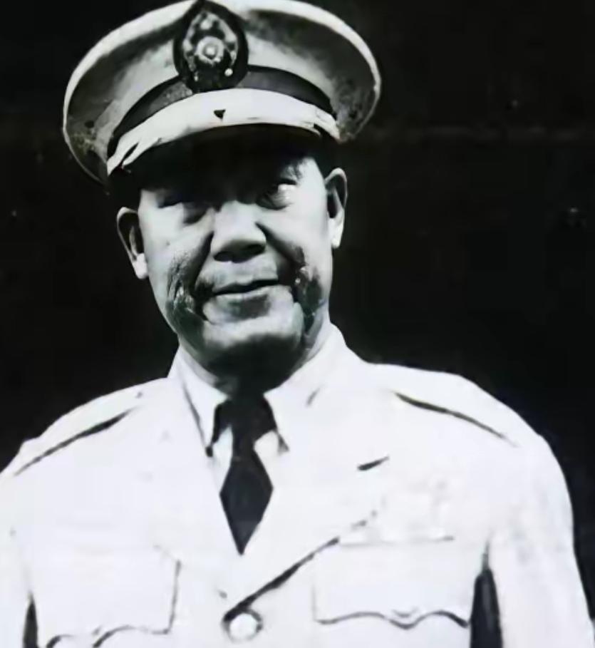 1949年，蒋介石下令刘安祺撤离青岛前炸毁重要设施。但刘安祺没执行，部队走后青岛