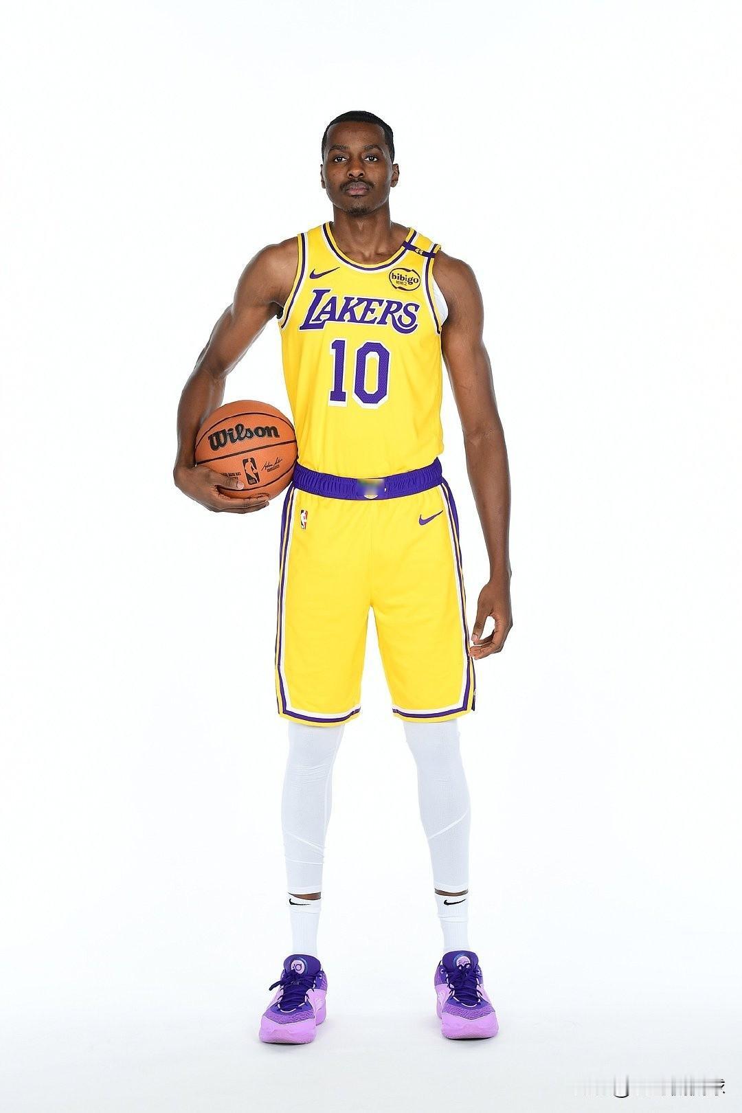 恭喜前湖人中锋克里斯蒂安-科洛克将会签约灰熊！据美国名记Shams透露，灰熊将会