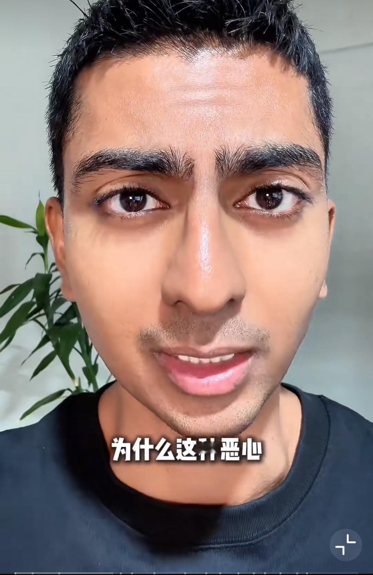 来看看印度人自己解释为什么他们喜欢到处大小便！这印度小哥他首先是直接承认了这个