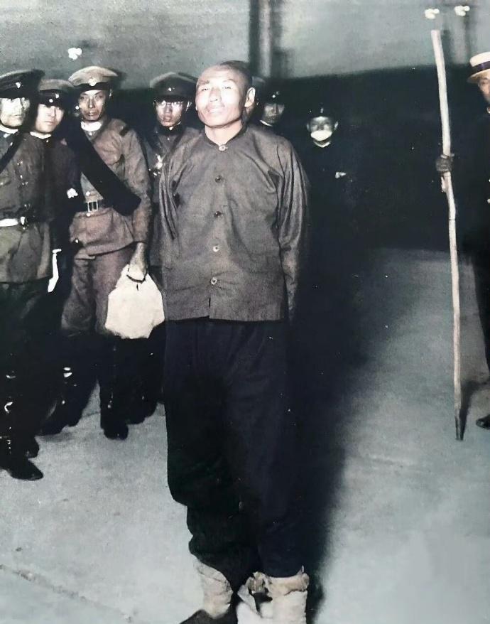 1934年5月，东北民众自卫军司令邓铁梅在岫岩县小蔡家沟张家堡养病，因叛徒沈延辅