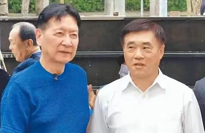 郝龙斌终于说出了心里话！近日，郝龙斌公开说：“一中各表”，我们这边表述一中为“