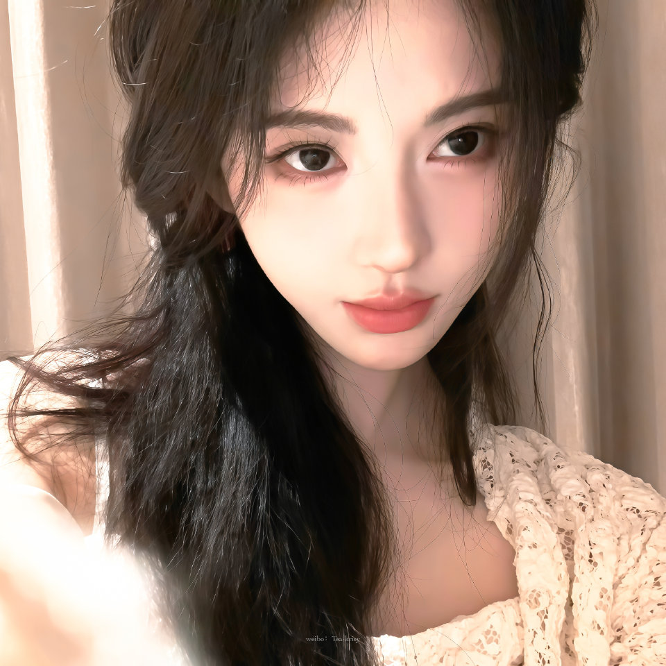 𝑾𝒆𝑪𝒉𝒂𝒕｜鞠婧祎头像背景图搭配🪞꙳🦋◟🧸。