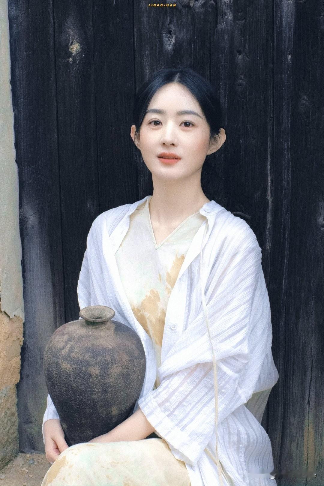 1月16日，赵丽颖之所以给自己放大半年的假，是因为她发现跟儿子想想聊天时，不明白