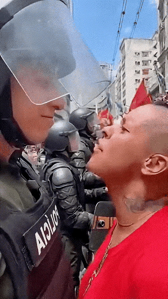 笑的好魔性[捂脸哭]