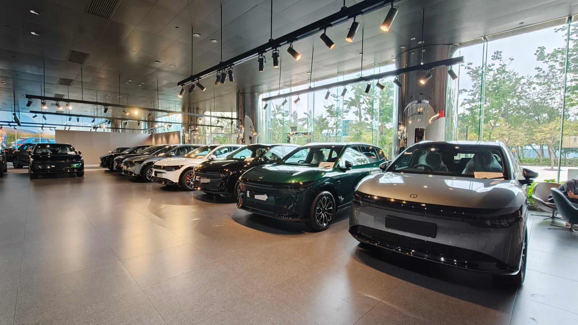 怪不得说极氪7X是销冠[doge]看今天极氪香港这边，准备交付的都是什么车[笑c