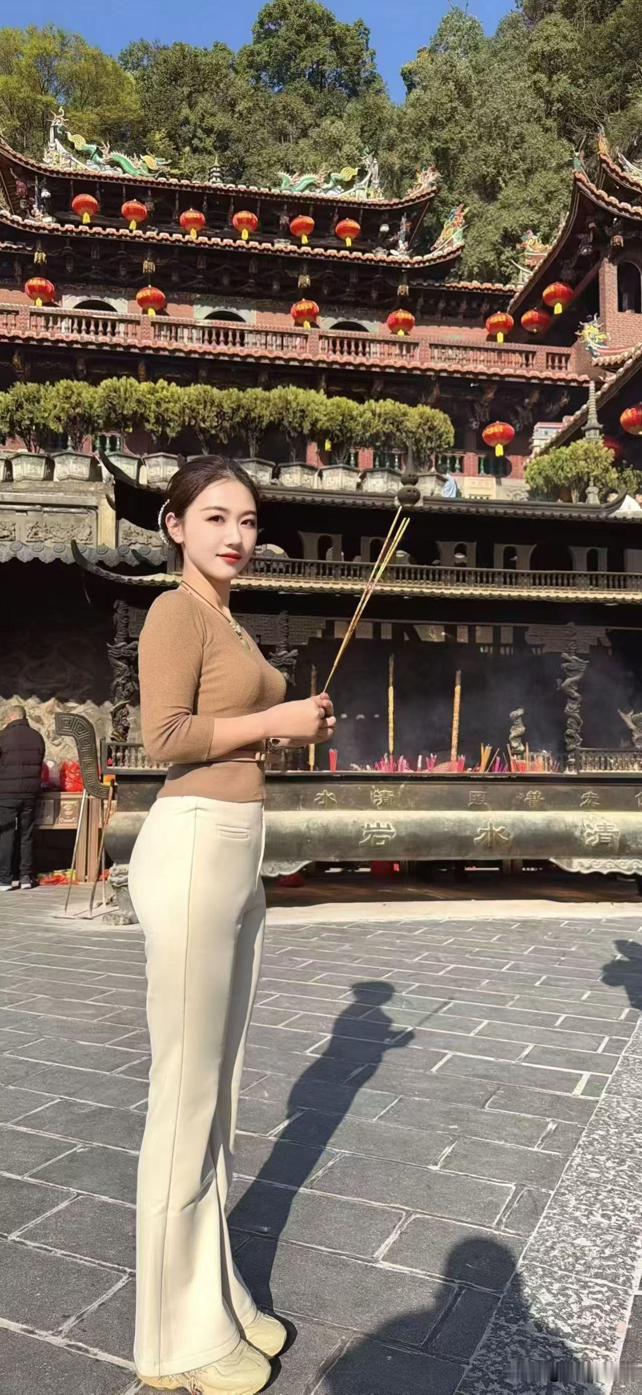 打卡古寺祈福，感受宁静与祥和