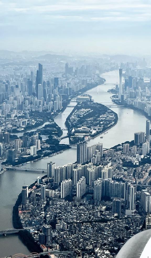 珠江流影城市的风景秋晚的江上城市漫游者流动的画卷感知城市韵律