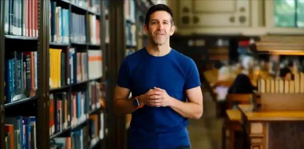 苹果要变天了！库克真的要退了！2026年4月，苹果正式官宣，硬体工程主管特努