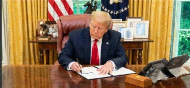 美国政府关门进入第三周，到处都是叫苦连天。面对一片惨象，美国总统老特签署命令，让