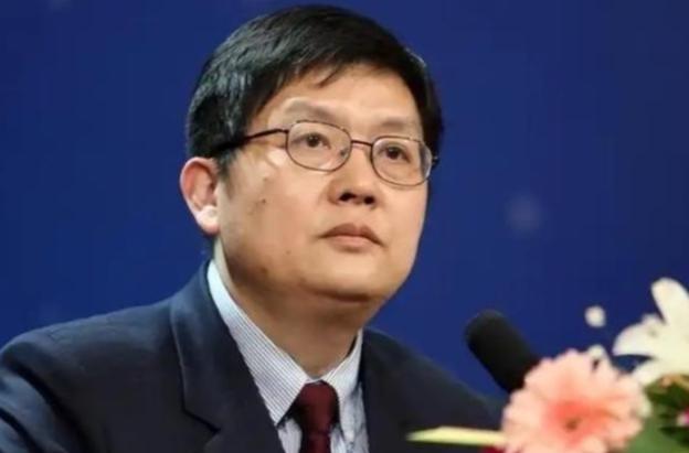 中方呼吁谨慎前往日本，然而复旦大学的冯玮却在此时，高调推荐中国学生去日本，并把这