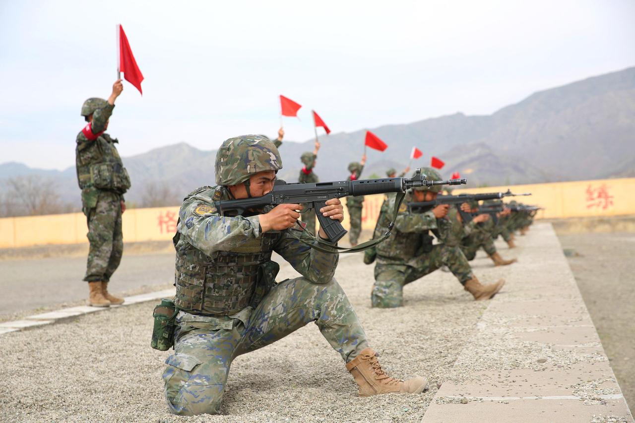 为什么当兵两年子弹就打了10发？你以为是缺子弹？肤浅！很多人听说一些官兵服役期