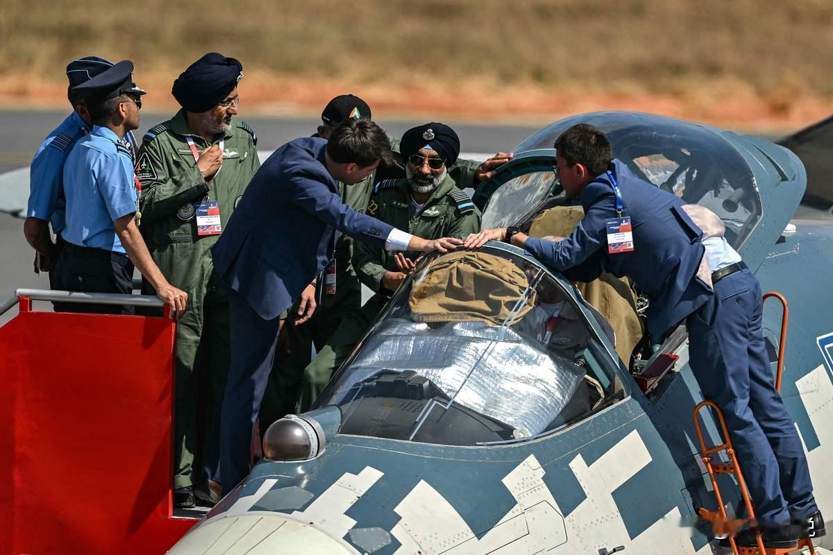 80亿歼-10C说不要，4亿抄底WJ-700，埃及军购转向释放什么信号？麻烦