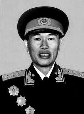 1967年的一天，成都军区副政委刘结挺刚到办公室，成都军区司令梁兴初中将就气冲冲