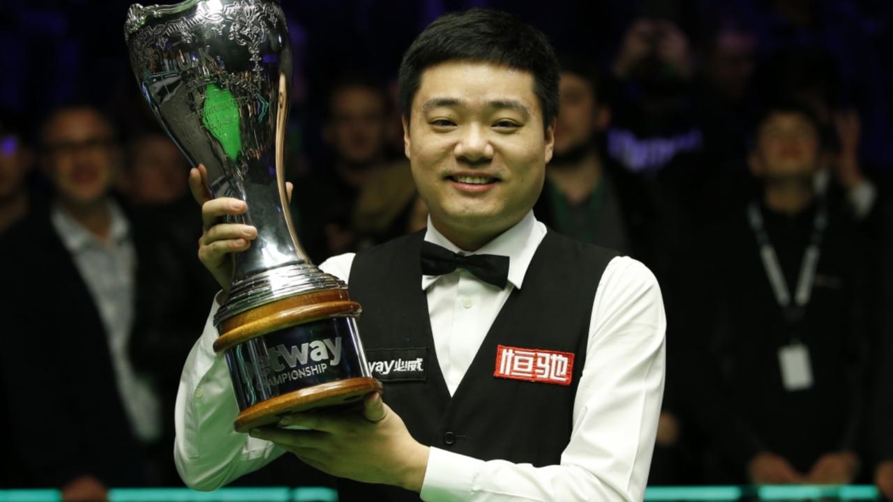 斯诺克英锦赛，现役选手按成绩排名如下:“火箭”罗尼·奥沙利文:8冠1亚“巫师