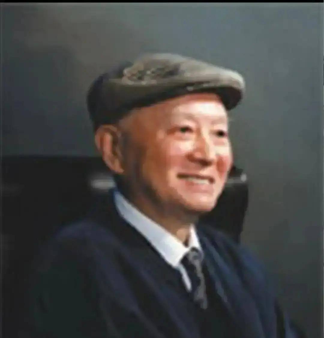 上海解放之初，在上海潜伏12年的地下市委书记张承宗，第一时间把全套30册城市接管情报完整地移交给军管
