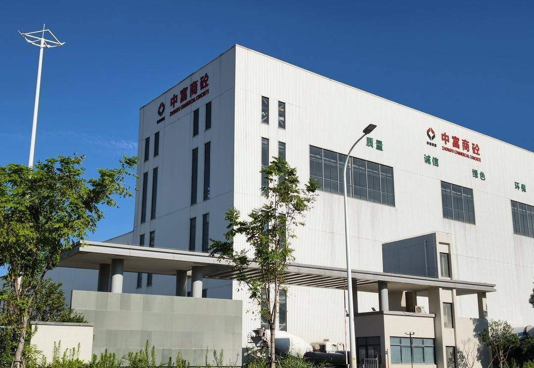 董事长通知三个厂长:今年亏损严重，奖金不发了。一厂长回去说:今年亏损，奖金不发