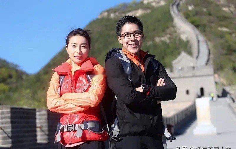 一位教授说：“香港有钱人，都喜欢娶运动员当老婆，这些人太聪明了！为什么他们不娶明