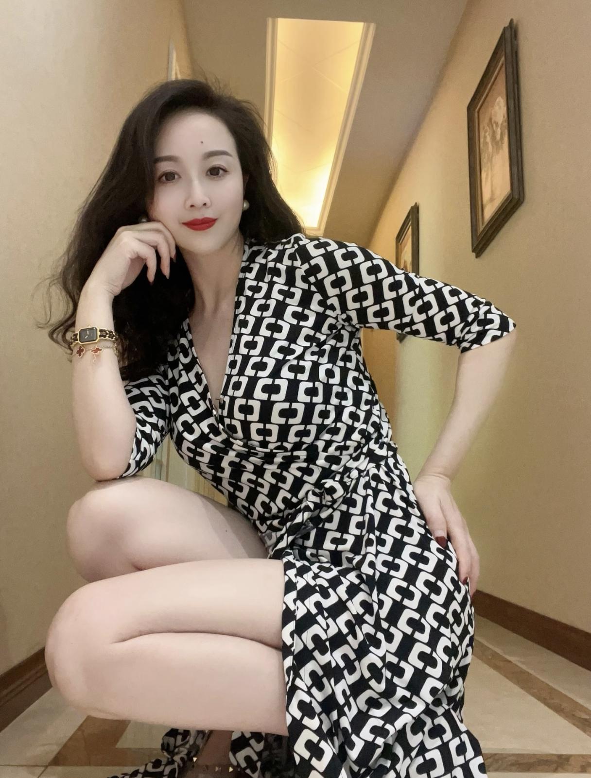 四十岁，正是成熟与自信并存的年纪。不要因为年龄而停止对健康和美丽的追求。每天坚