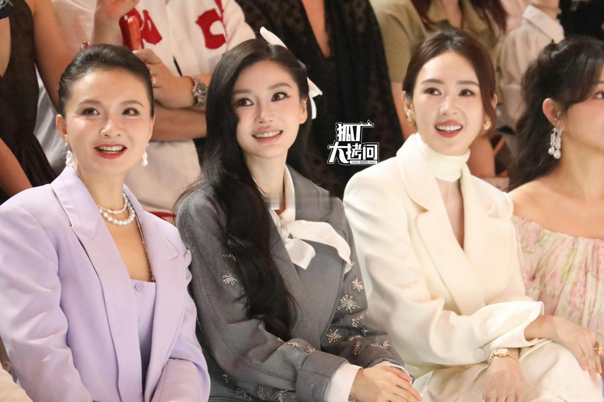 Angelababy杨颖今天看秀生图，状态如何？