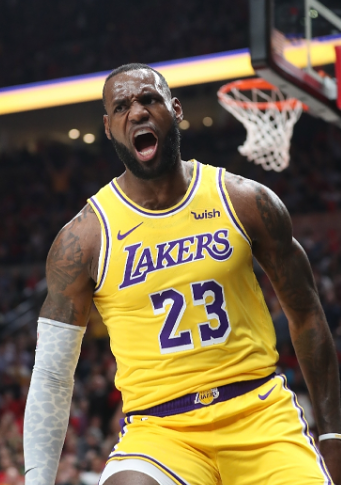 湖人真正问题所在并非詹姆斯东契奇湖人最大问题是管理层，首先，最烂的就是对球员的