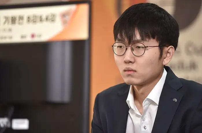 8月15日围棋圈险些诞生超级大爆冷，世界围棋第一人申真谞九段在第六届梦百合