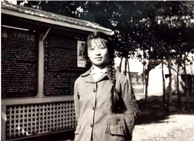 1977年，安徽女知青宋丽波得到了返城的机会。临走前，她突然找到农村男友，说了一