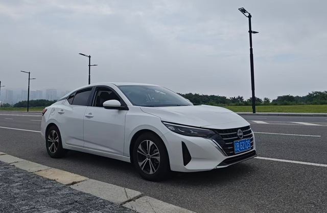 唠唠轩逸的小缺点和不足我是一名23款14代轩逸的车主，驾驶这款车已经快一年了，