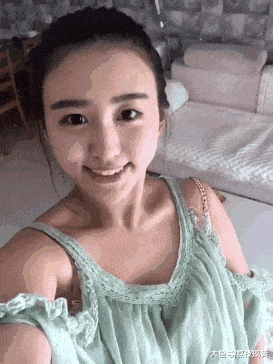 哈哈哈哈哈哈看室友露出的表情就知道了!