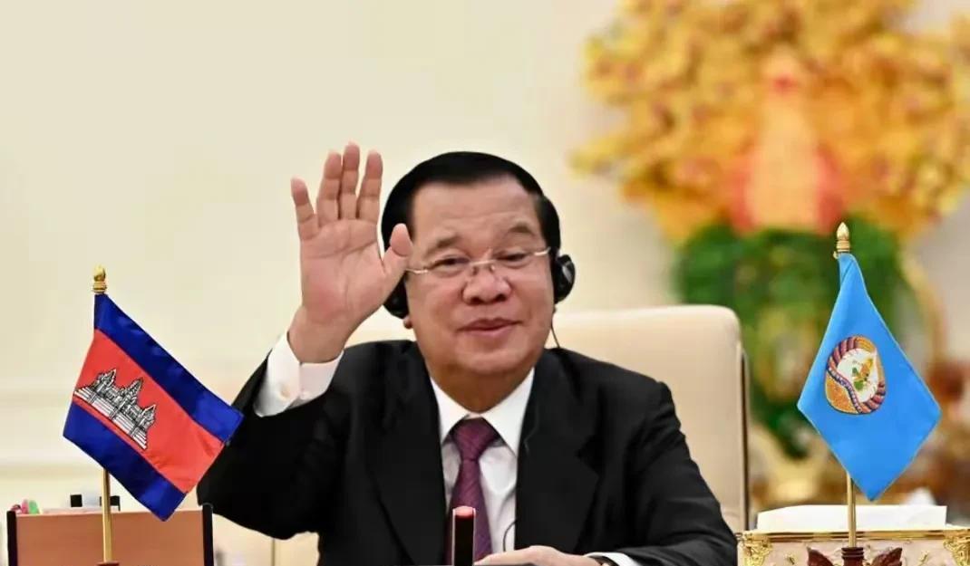 泰国与柬埔寨停火，洪森一句话感谢中国，却对特朗普长篇累牍表扬！17月28日，在