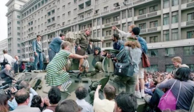 1980年，古巴的领导人卡斯特罗为了报复美国，竟然将15万名罪犯以及精神病患者送