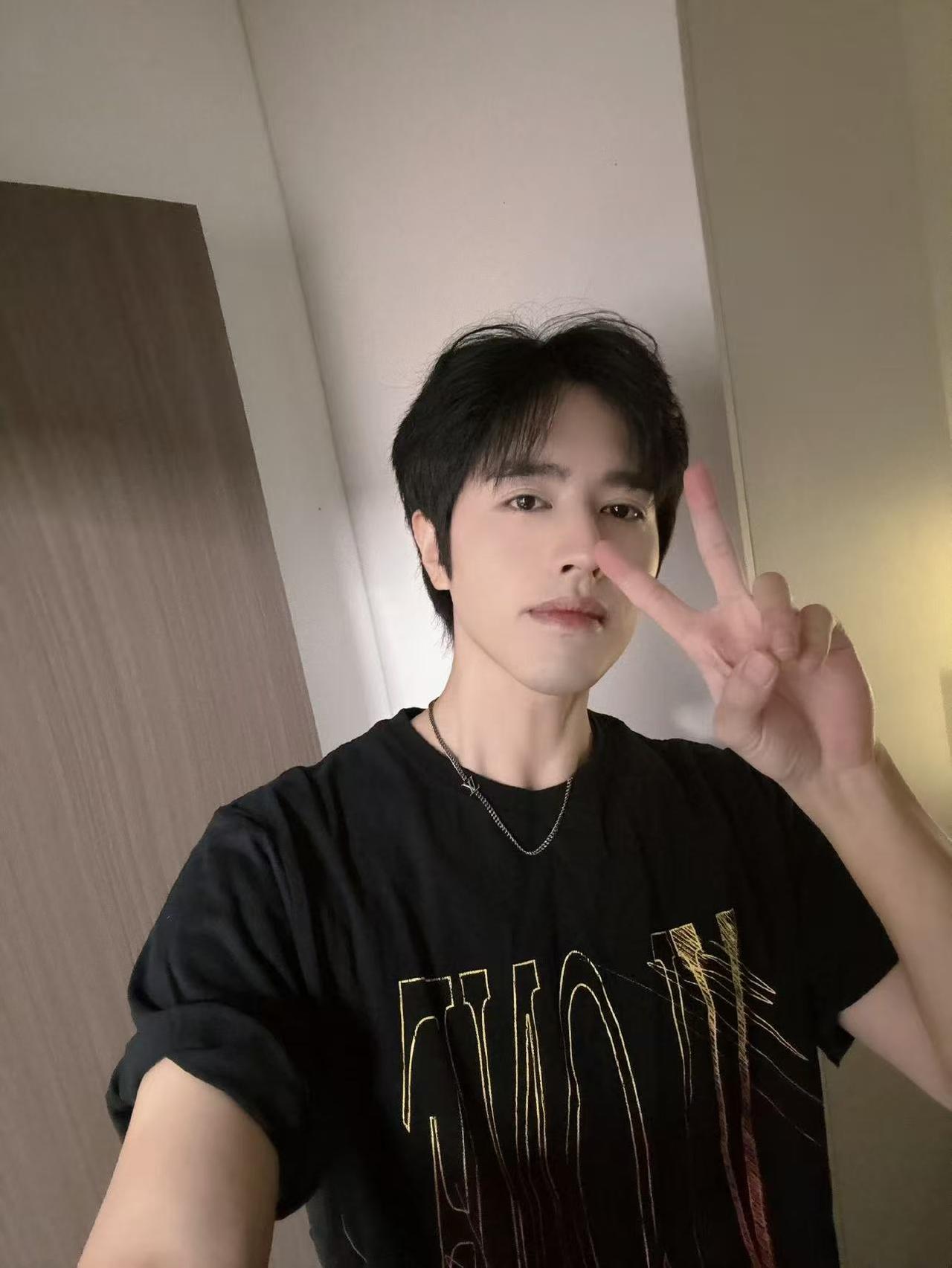 罗正为自证自己穷，把2023年一整年的账单晒了出来！余额只剩13739元，居然就
