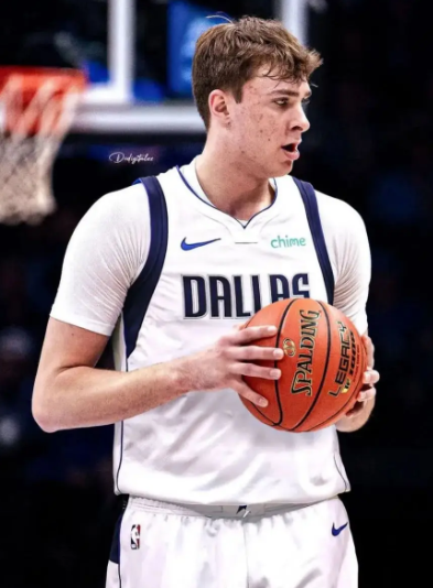 非独行侠球迷客观说说弗拉格首先弗拉格根本就不拥有讨论度拉满的状元级别天赋。先说