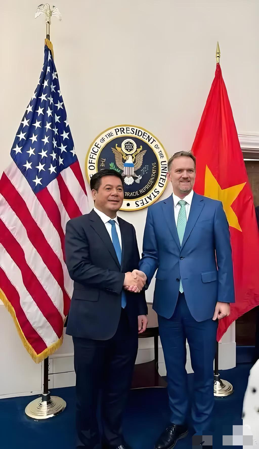 越南贸易额突破8010亿美元——正式跻身全球前15大贸易强国之列，逼近印度，是越