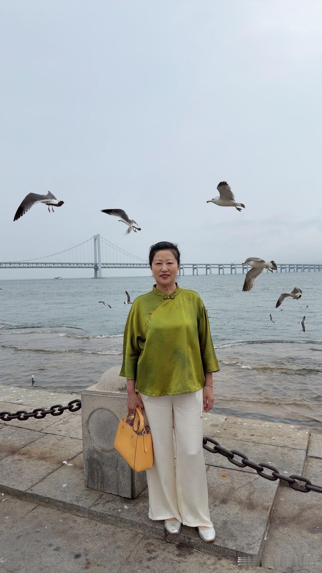 大连绝对是宜居城市我在大连住了20多年，真心觉得这座海滨城市很适合生活、养老