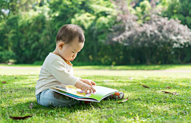 聪明儿童通常有九大特点：1、智商高的孩子——不爱睡午觉2、执行力强的孩子——