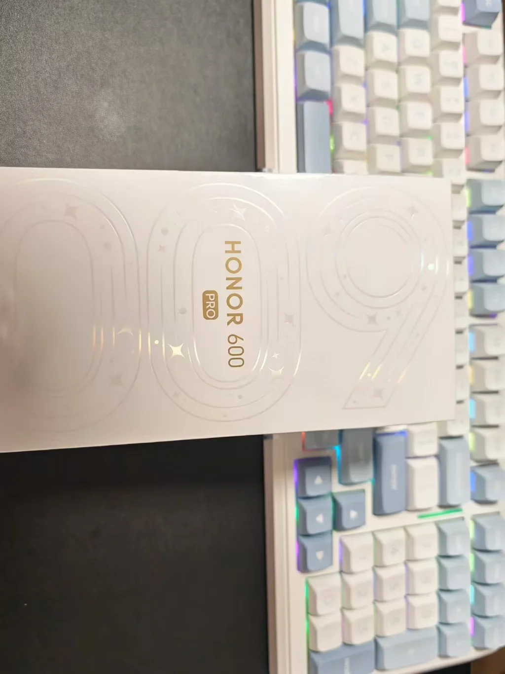 终于还是忍不住在七夕节入手了荣耀600 Pro，12+512G的幸运星...
