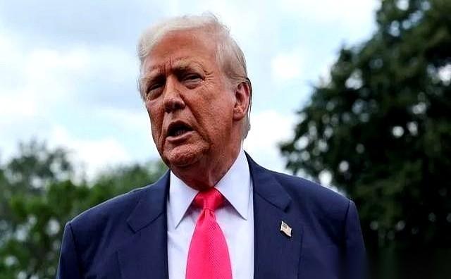 2026年开年，美国直接冲进委内瑞拉，把马杜罗夫妇带走。全世界都看着俄罗斯。毕