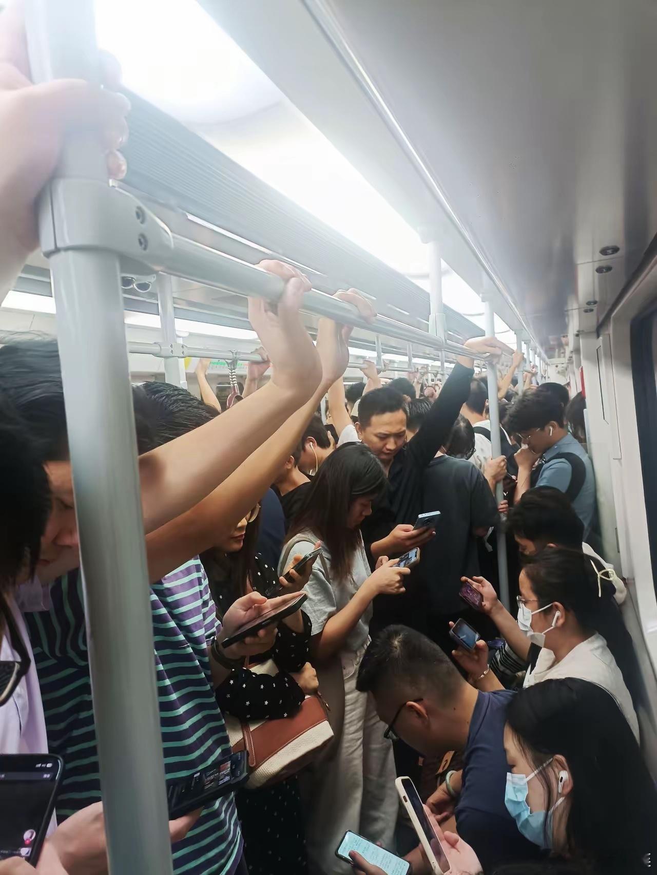 只要你不在体制内工作，那失业是早晚的事，这跟你的学历无关，跟你的能力无关，跟公司