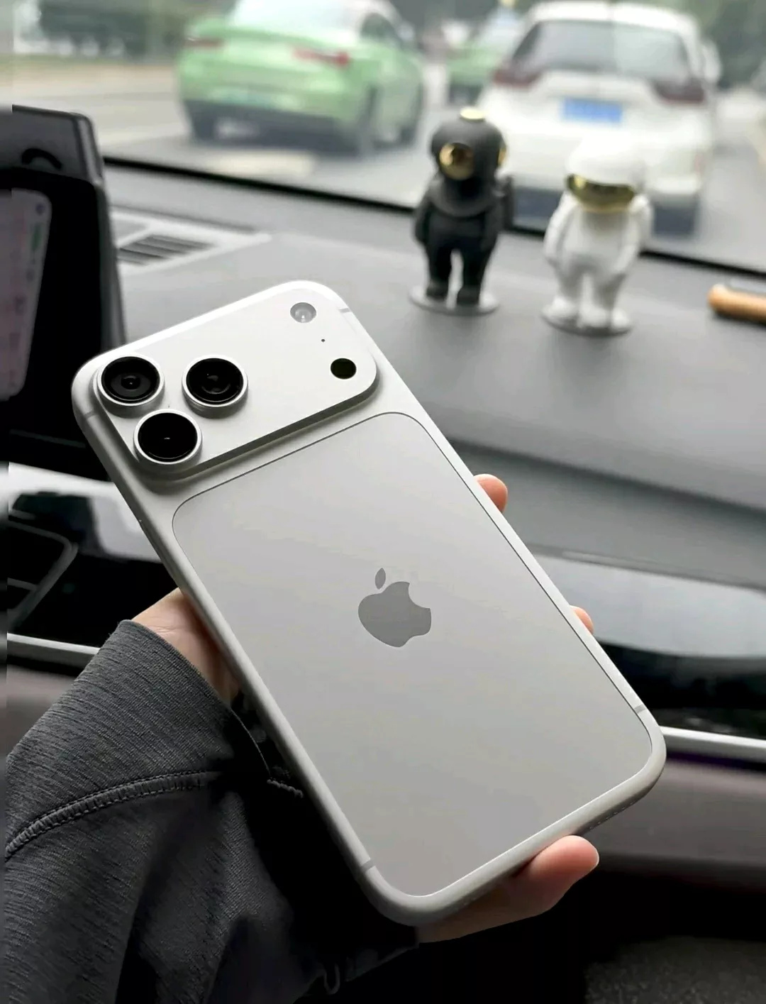 iphone18promax降价了?8999的价格竞争力太强,友商直接蒙了安卓都开始了涨价，旗舰机型