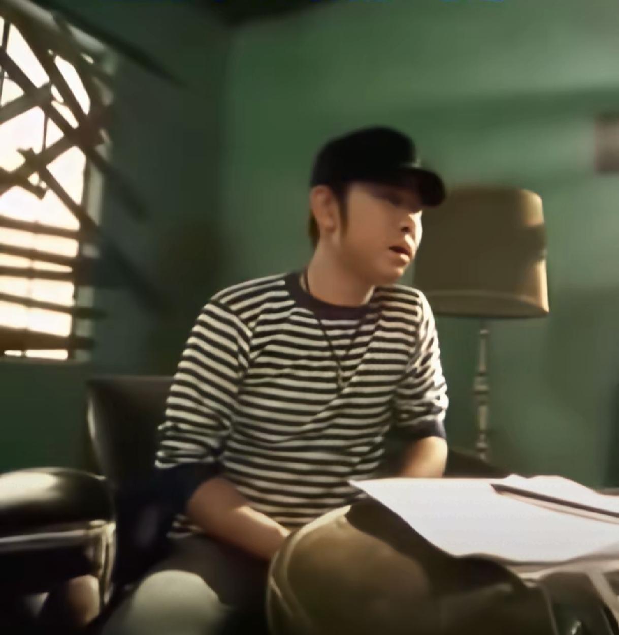 一是现象级传播。歌曲于2004年发行，在没有互联网大规模助推的年代，正版专辑销量