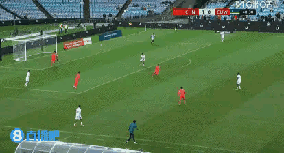 中国男足大将徐彬真是逃过一劫！在今天进行的中国男足和库拉索男足的热身赛中，当时比