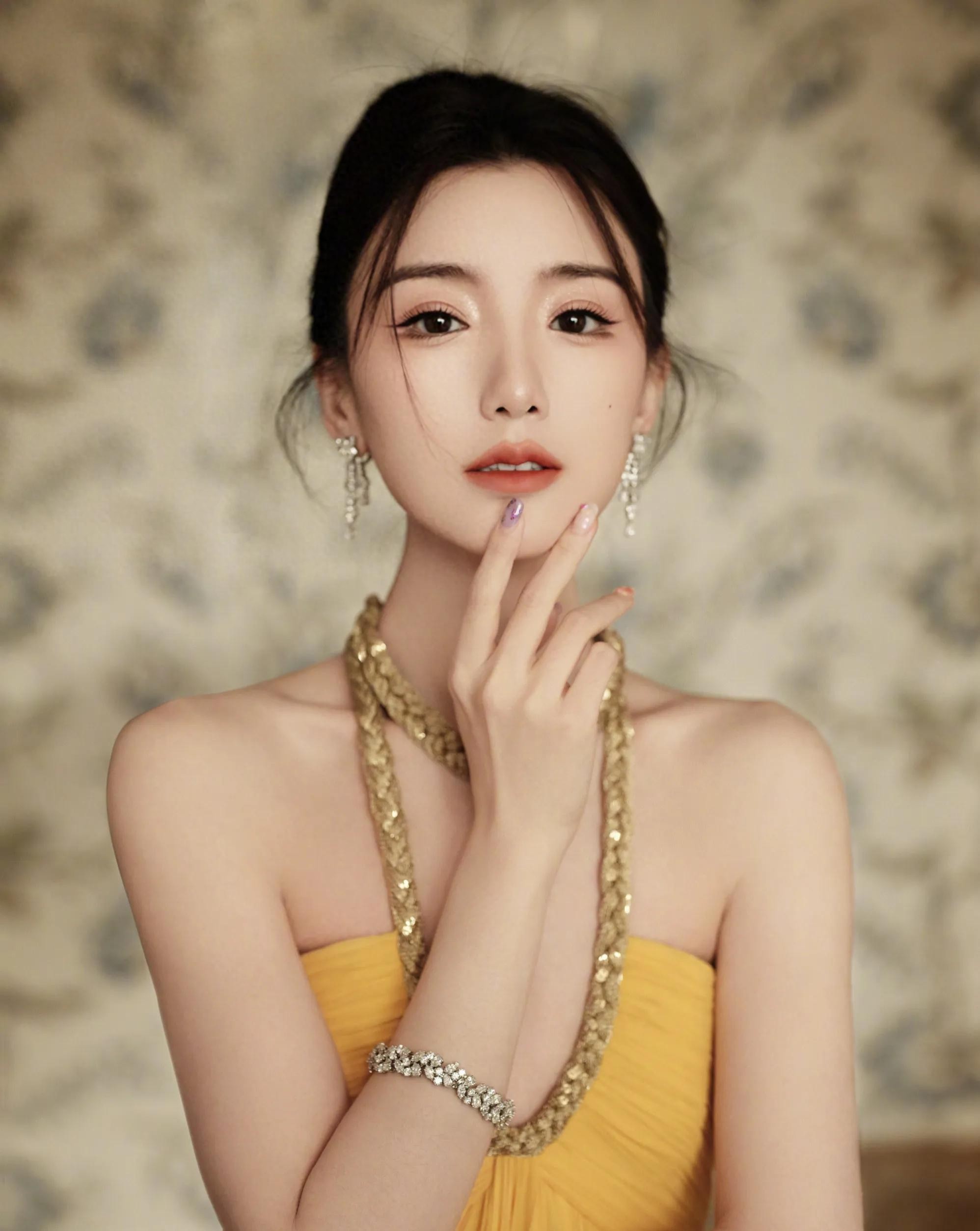 毛晓彤女星写真：娇美艳丽、风华绝代
