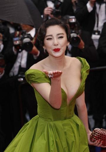 当年，张兰对张雨绮放狠话：“给你600万，离我儿子远远的！”汪小菲也劝张雨绮：“
